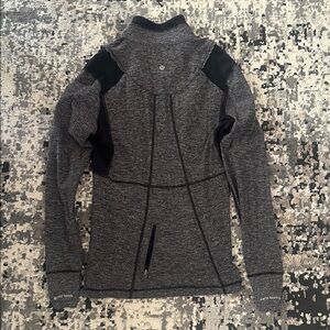 Lululemon long sleeve top size 10